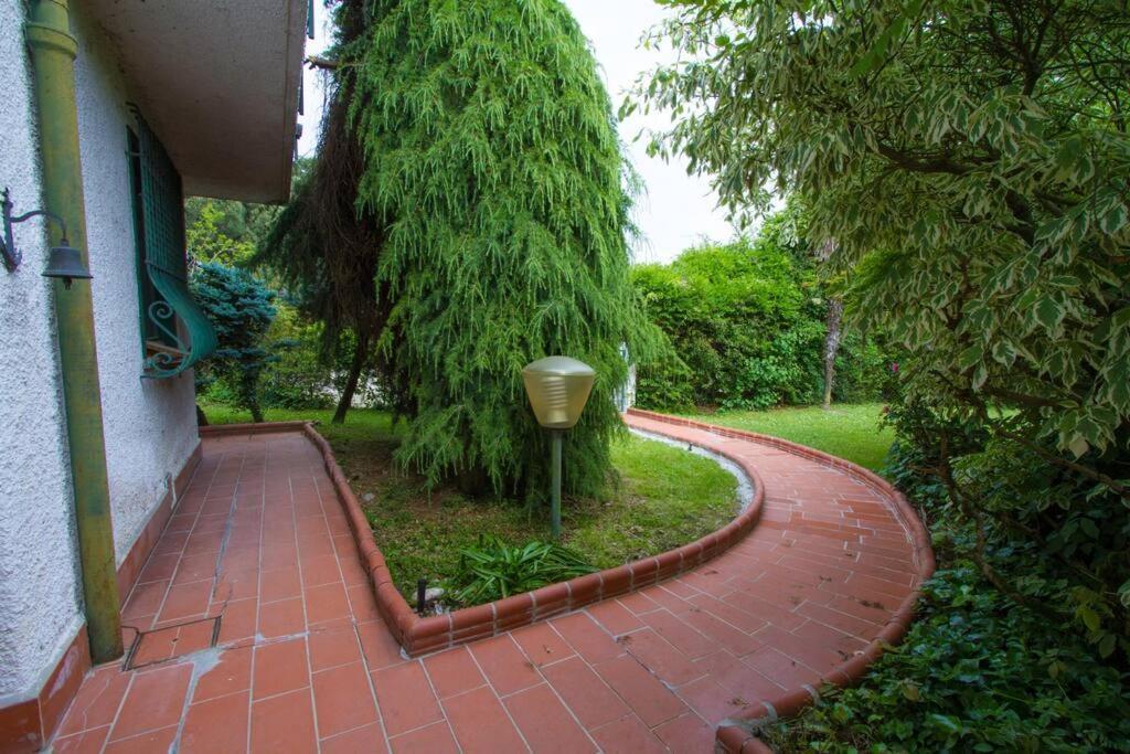 Casa Su Lago Privato A Due Passi Da Milano Segrate Eksteriør billede